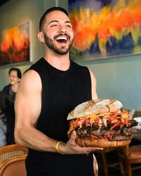 Wouw! Burger Jumbo Beragam Isi Ini Beratnya Mencapai 5.8 kg