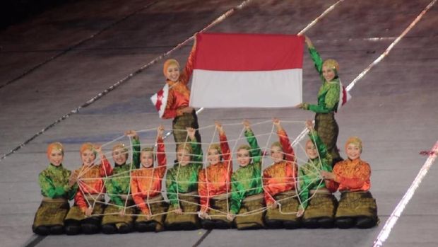 Komunitas seni tari tradisional Aceh Rampoe UGM meraih juara I dalam Wonju Dynamic Dancing Carnival 2018 di Korea Selatan. Foto : Dokumentasi Humas UGM