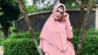 Mulan Jameela membuat publik bertanya-tanya setelah mengaku memiliki 5 orang anak. Kira-kira siapa sajakah mereka?  Foto: Dok. Instagram/mulanjameela1