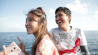 Pertama kali ke Wakatobi, Andri dan Euodia sangat girang sekali. Sepanjang perjalanan, mereka puas dengan berbagai keindahan Wakatobi (Zaky Fauzi Azhar/detikTravel)