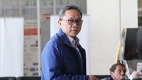 Kehadiran Zulkifli di gedung KPK untuk memenuhi panggilan penyidik KPK untuk diperiksa dalam kapasitasnya sebagai Wakil Ketua Dewan Pembina Majelis Tarbiyah-Perti.