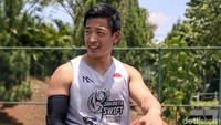 Dua tahun bersama-sama Phoenix Suns, Donald pulang kampung. Saat kembali ke Indonesia pada 2017, dia berkomunikasi dengan National Paralympic Committee (NPC) untuk membangun timnas basket kursi roda. usulan diterima. Timnas terbentuk. Donald menjadi kapten. 