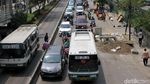 Ini Dia Galian yang Bikin Jalan Daan Mogot Macet