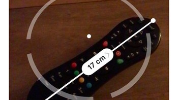 Remote TV pun ikut kena ukur. (Foto: Twitter)