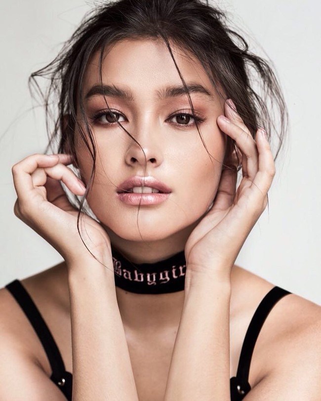 Selain berparas cantik Liza juga memiliki tubuh yang tinggi semampai layaknya model. Tinggi badannya 169 cm. Foto: Instagram