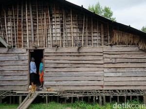 Merasakan Bermalam di Rumah Asli Suku Pedalaman Papua Barat