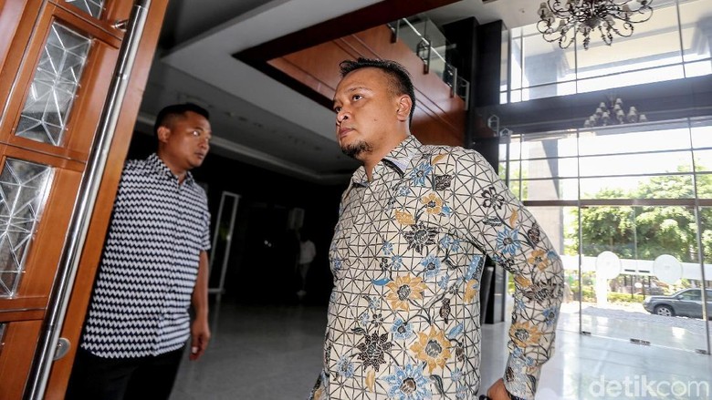 Hakim Tegur Ponakan Novanto karena Selalu Bantah di Sidang Hakim Tegur Ponakan Novanto karena Selalu Bantah di Sidang