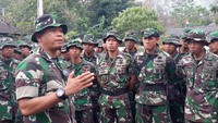 Mereka akan memperkuat pasukan yang sudah ada dalam rangka melaksanakan tugas kemanusiaan membantu mempercepat proses pembongkaran dan pembersihan rumah-rumah warga serta  fasilitas umum yang rusak akibat gempa bumi. Harapannya, rumah dan bangunan yang sudah dibersihkan cepat segera dibangun kembali. Pool/Marinir.