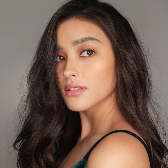 Liza yang berdarah campuran Amerika-Filipina ini memiliki nama lengkap Hope Elizabeth Soberano. Adalah sang ibu yang berasal dari Amerika Serikat. Foto: Instagram