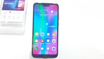 Honor menyisipkan prosesor mid-range octa-core HiSilicon Kirin 659 dan GPU Mali-T830 MP2.  (Foto: detikINET/Virgina Maulita Putri)