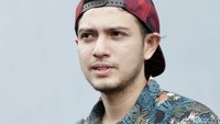 Bahkan Rifky ternyata tetap memantau akun gosip di sana. Pool/Palevi S/detikFoto.