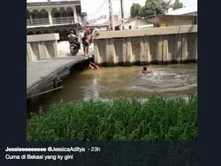 Meme-meme #CrazyRichBekasians Ini Bikin Senyum-senyum Sendiri