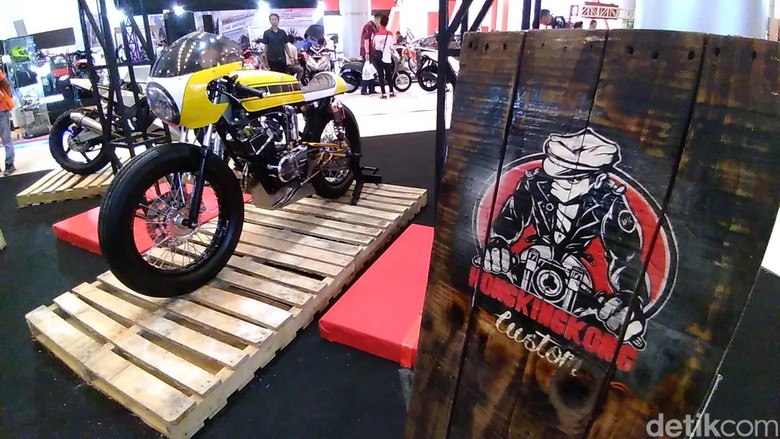 Yamaha RX King Disulap Jadi Cafe Racer. Foto: Deny Prastyo Utomo Yamaha RX King Disulap Jadi Cafe Racer. Foto: Deny Prastyo Utomo