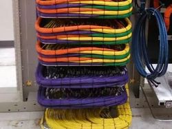 Potret Penataan Kabel Data yang Bikin Tercengang