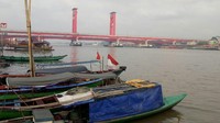 Sampah yang berada di bibir Sungai Musi rata-rata merupakan plastik dan tidak dapat didaur ulang. Akibatnya sampah kian membumbung tinggi jika terus dibiarkan.  