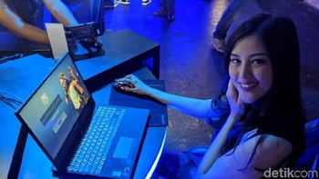Kecerahan laptop ini mencapai 300 nits. (Foto: detikINET/Adi Fida Rahman)