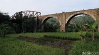 Jembatan kereta api yang berada Kampung Babakan Sasak, Desa Sukajadi, Kecamatan Soreang, Kabupaten kondisinya sudah berkarat.