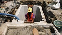 Proyek tersebut bernama ducting utilities yang dikerjakan oleh Dinas Bina Marga Bidang Kelengkapan Prasarana Jalanan dan Jaringan Utilitas (KPJJU).
