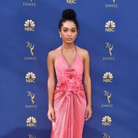 Pilihan gaun Gucci Yara Shahidi seperti diambil dari tahun 2000 awal. Foto: Getty Images