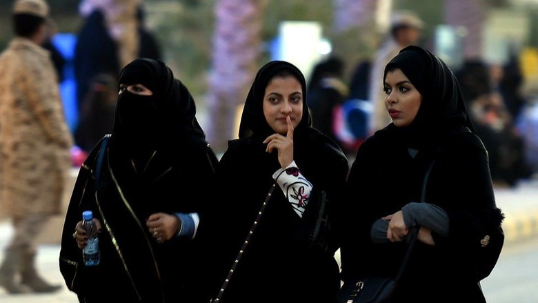 Mahasiswi Universitas di Arab Saudi Kini Boleh Pergi Tanpa Mahram Mahasiswi Universitas di Arab Saudi Kini Boleh Pergi Tanpa Mahram