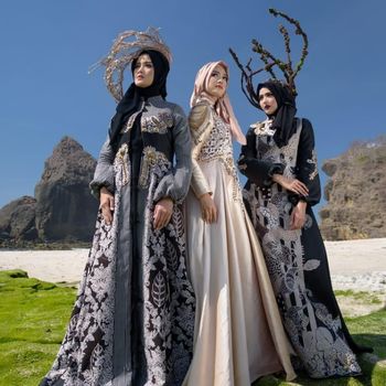 Gaun dengan bahan batik Jember yang akan dipamerkan di Paris Fashion Week. 