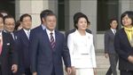 Mesranya Moon Jae-In Berpelukan dengan Kim Jong Un