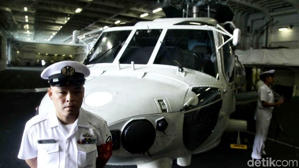 Mengintip Kapal Induk Helikopter Jepang di Teluk Jakarta