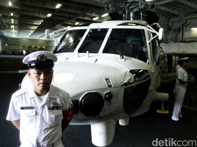 Mengintip Kapal Induk Helikopter Jepang di Teluk Jakarta