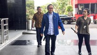 Ketua MPR RI Zulkifli Hasan tiba di gedung KPK, Jakarta, Selasa (18/9/2018).