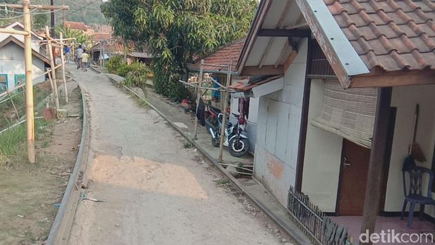 Cerita Warga Kuasai Jalur KA Bandung-Ciwidey yang Lama 'Mati'