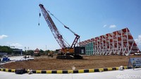 Proyek Perluasan Bandara I Gusti Ngurah Rai meliputi tiga paket yakni apron barat, apron timur, dan area VVIP. Total biaya yang dianggarkan Angkasa Pura I senilai Rp 2,2 triliun.