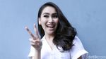 Ditanya Soal Raffi Ahmad, Ayu Ting Ting Kok Pose Begini?