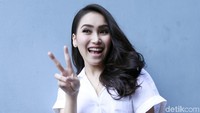 Namun tampaknya Ayu enggan membahas hal tersebut. Pool/Palevi S/detikFoto.