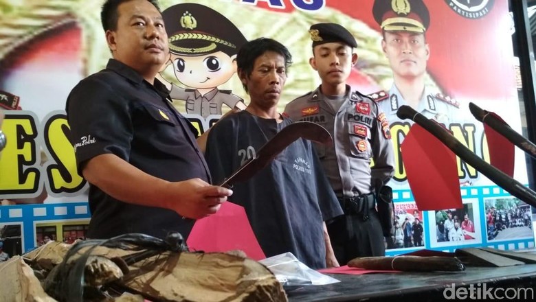 Polisi Tangkap Pembuka Lahan Penyebab Kebakaran di Gunung Sindoro Polisi Tangkap Pembuka Lahan Penyebab Kebakaran di Gunung Sindoro