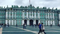 Ini salah satu keuntungan jadi pengasuh, Sarah sering di ajak liburan. Ini hasil jepretannya saat di Rusia. (sarah.kinghorn/Instagram)