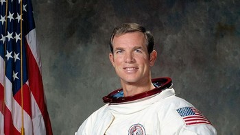 David Randolph Scott terbang ke Bulan lewat misi Apollo 15. Ia sebelumnya pernah terlibat dengan misi Gemini V dengan Neil Armstrong dan menjadi pilot Command Module di misi Apollo 9.  (Foto: Wikipedia)
