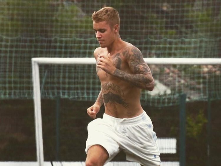 Dikabarkan Menikah dengan Hailey Baldwin, Intip Bugarnya Justin Bieber