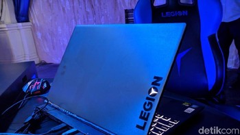 Tersedia opsi layar dengan refresh rate 144 Hz yang akan memaksimalkan bermain game first person shooter. (Foto: detikINET/Adi Fida Rahman)