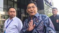 Wakil Ketua DPR Utut Adianto tiba di gedung KPK, Jakarta, Selasa (18/9/2018).
