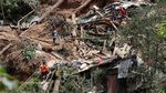 Proses Evakuasi Korban Topan Mangkhut