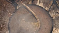Setelah itu, kopi dipanggang di panci di atas api. Setiap wisatawan yang dat