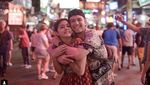 Momen Pacaran Rifky Balweel dan Istri di Thailand