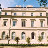 Pernah jadi orang terkaya di China sebelum disalip Jack Ma, Wang Jianlin tercatat memiliki kekayaan Rp 416,3 triliun. Pada 2015, pria 63 tahun ini membeli mansion mewah di London seharga Rp 1,5 triliun. Foto: Dok. Standard.co.uk
