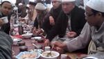 Pakai Sorban dan Celana Longgar, Ini Gaya Sunu Matta Saat  Makan Bareng Ulama