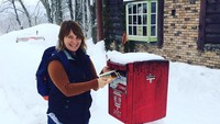 Sarah telah menjadi pengasuh anak sejak muda. Telah punya banyak pengalaman, Sarah sering bekerja untuk kelurga kaya dan dapat liburan gratis. (sarah.kinghorn/Instagram)