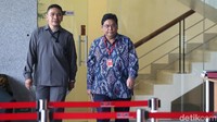 Sebelumnya Utut dipanggil pada Rabu, 12 September 2018, tetapi absen. KPK pun menjadwalkan ulang pemeriksaan Utut pada hari ini.