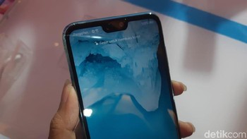 Untuk memori internal, versi 4GB hadir dengan pilihan kapasitas 64GB dan 128GB. Sedangkan versi 3GB hadir dengan kapasitas 32GB. (Foto: detikINET/Virgina Maulita Putri)