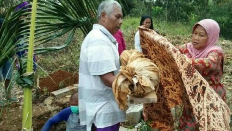 Geger! 3 Jasad Sekeluarga di Ciamis Masih Utuh saat Digali Geger! 3 Jasad Sekeluarga di Ciamis Masih Utuh saat Digali