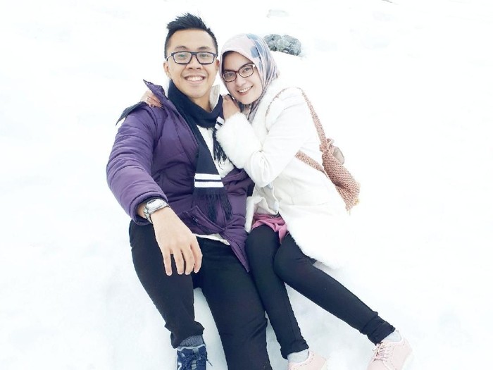 Gia Pratama dan istrinya, Syafira. Foto: Twitter @GiaPratamaMD Gia Pratama dan istrinya, Syafira. Foto: Twitter @GiaPratamaMD