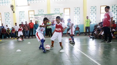 Indra Sjafri Latih Anak-anak Labuan Bajo